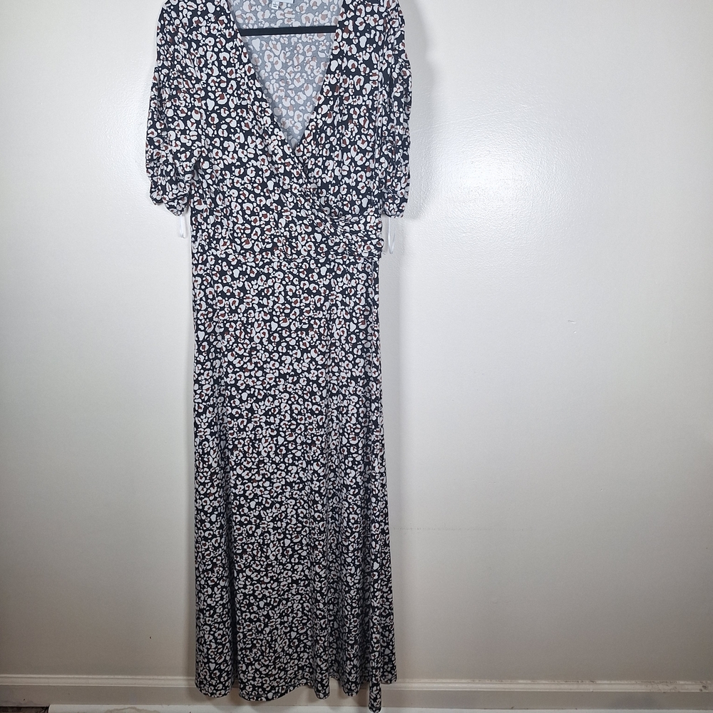 Gibson Latimer Black and White Floral Maxi Dress